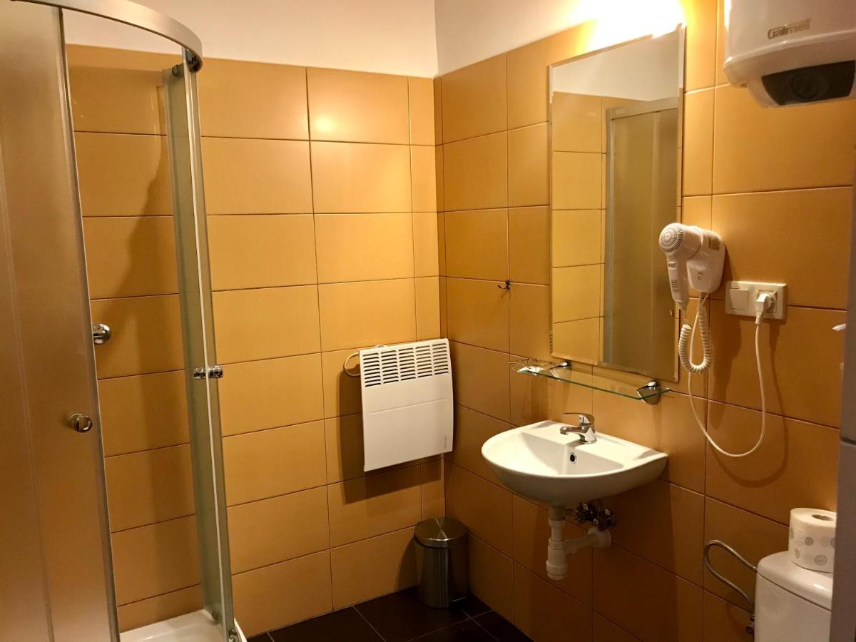 Łowicz Hotelik Polonia מראה חיצוני תמונה
