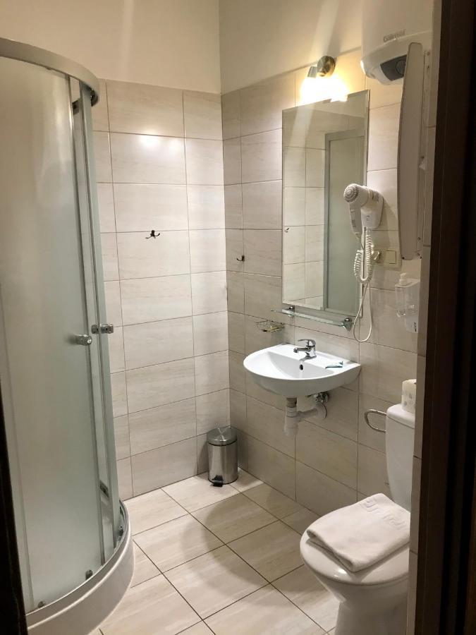 Łowicz Hotelik Polonia מראה חיצוני תמונה
